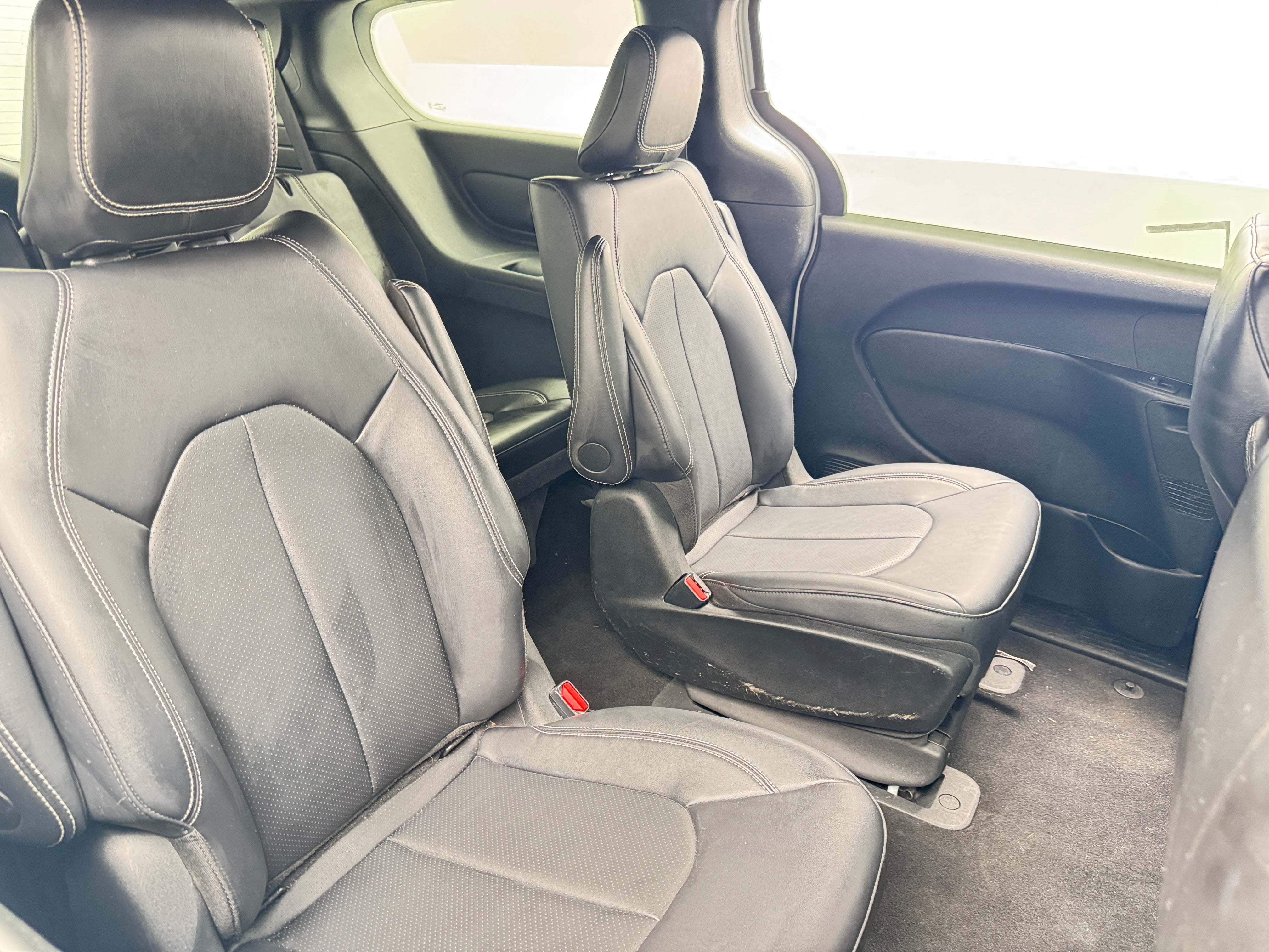 chrysler pacifica phev 2024 2C4RC1S73RR181161 image chrysler pacifica phev 2024 2C4RC1S73RR181161 image